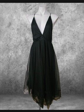 Story On Tulle midi  plunging V-neckline Dress M